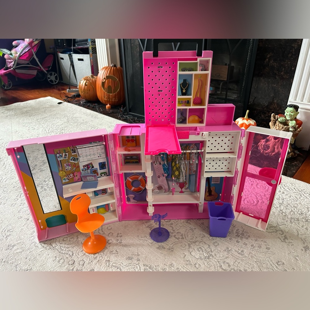 Barbie dream closet